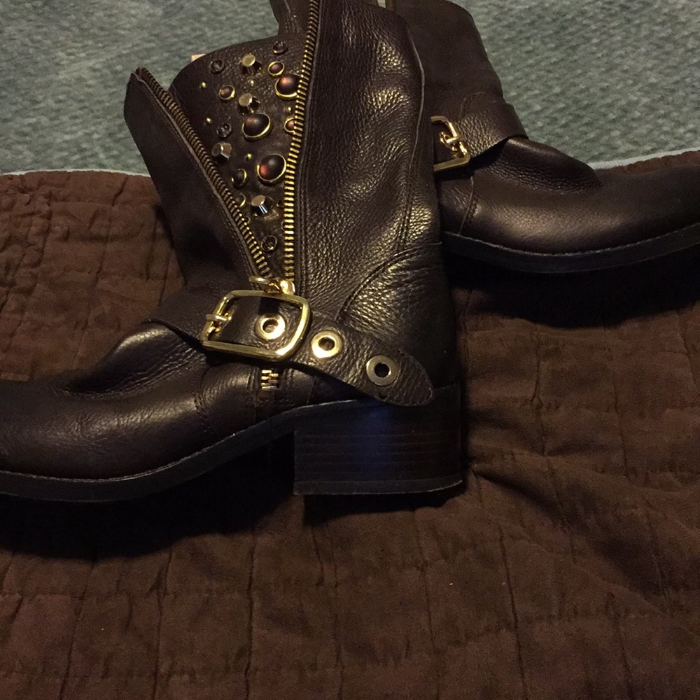 Selling very nice two tone studded boots